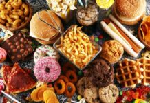 Waarom ongezond eten zo ‘lekker’ is! tafel vol zoete en hartige lekkernijen